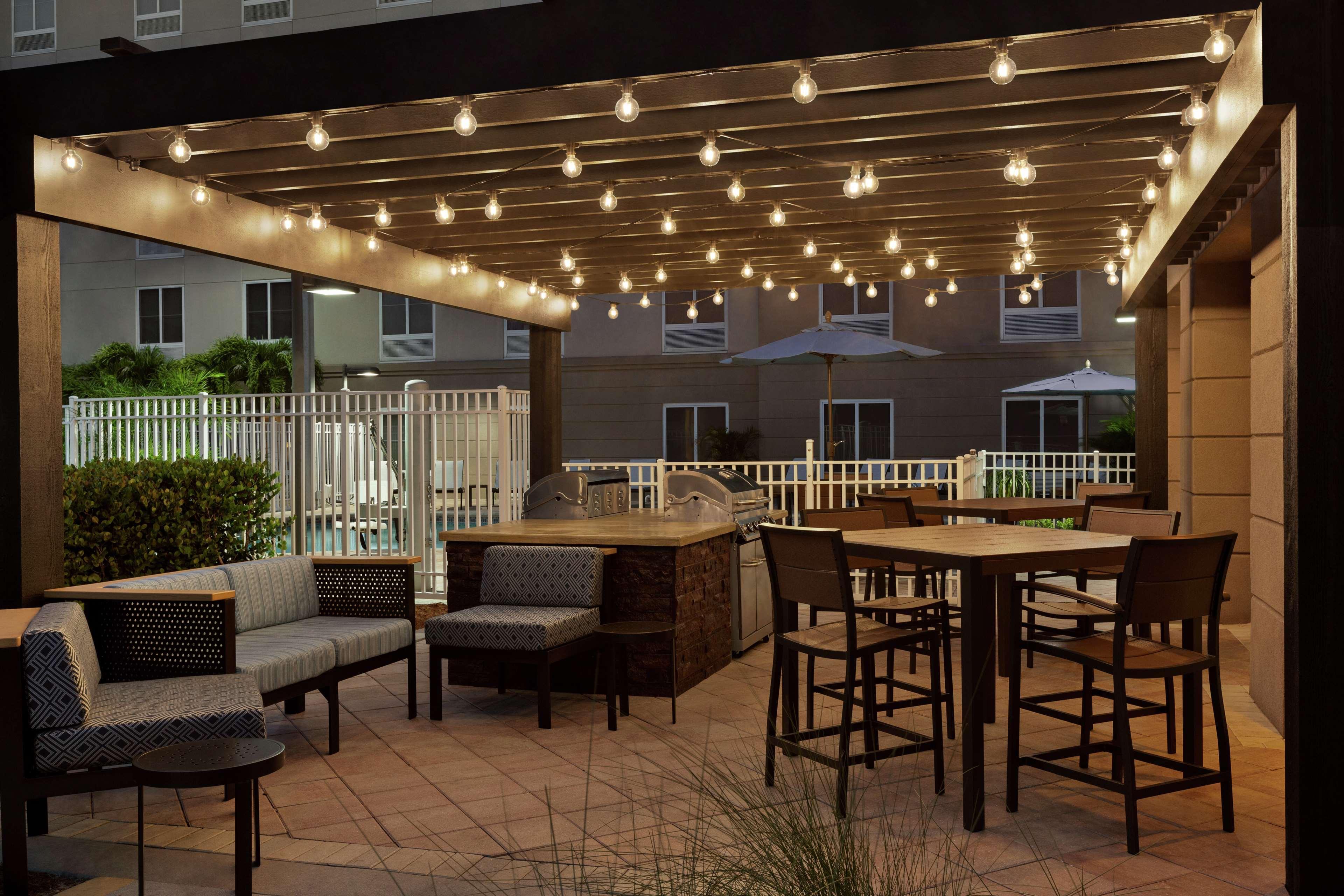 Homewood Suites Fort Myers Airport - Fgcu Екстер'єр фото